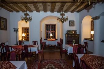 Hostal Zamek Na Wodzie W Wojnowicach