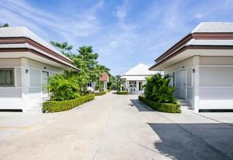 Hotel Bualuang Boutique Resort