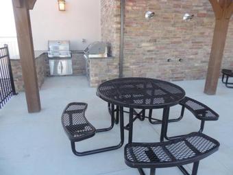 Hotel Heartland Inn And Suites