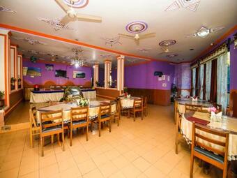 Hotel Oyo 26724 Mid Way Tourist Resort