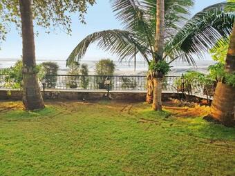 Villa Breeze On The Beach