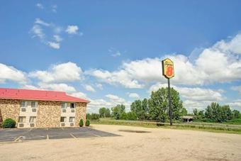 Hotel Super 8 By Wyndham Melrose