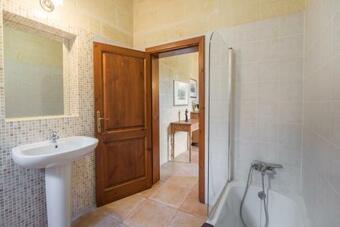 Battista Holiday Home