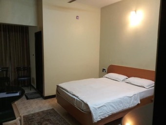Bed & Breakfast Hotel B M Shree Residency