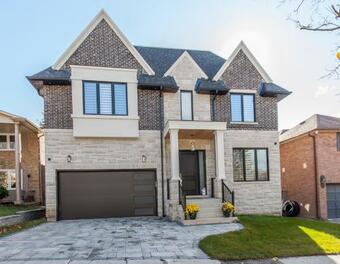 Luxurious 5 Bedroom Home