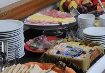 Parra Hotel & Suites