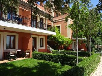 Hotel Katalagari Country Suites