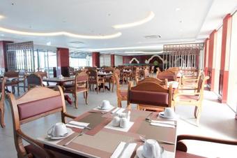 Hotel Maikhao Palm Beach Resort