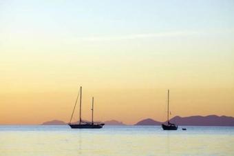 Maggies Beachfront Apt. 9