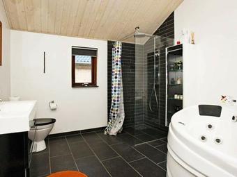 Holiday Home Lynderupvej III
