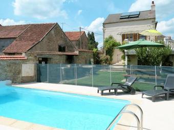 Holiday Home Le Noyer (Bny100)