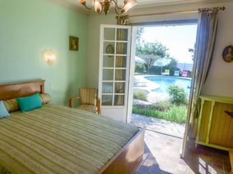 Holiday Home La Mesni�re