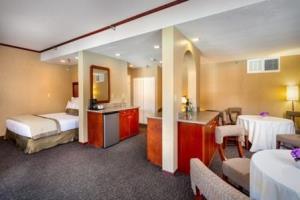 Handlery Hotel And Resort