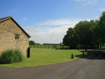 Nutchat Barn, Burford