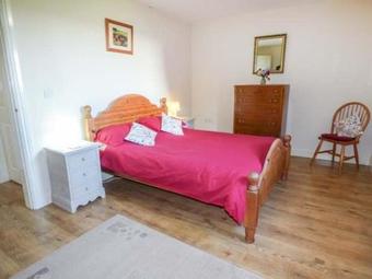 2 Pines Farm Cottages