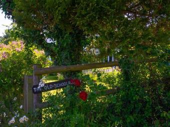 Beautiful Holiday Home In Waltham Kent With Private Parking