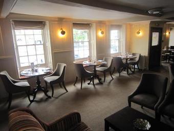 Hotel The Angel In Wootton Bassett