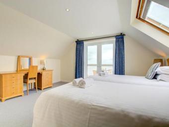 Apartment Golfer View.1