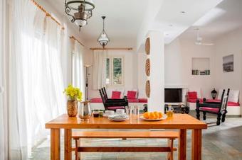 Villa Cosmos Beach House