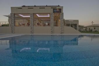 Aparthotel Niriides Luxury Villas