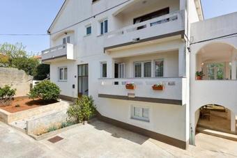 Apartments By The Sea Kali, Ugljan - 8246