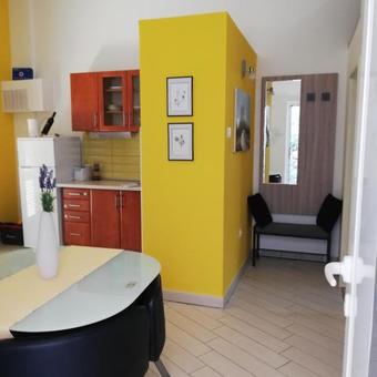 Lukovo Otocko Apartment