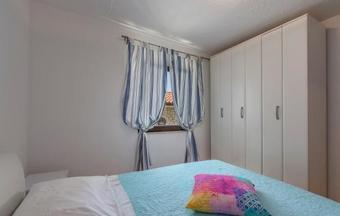 Holiday House Komadina With Whirlpool Direct On The Beach In Lukovo