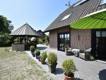 Spacious Mansion With Meadow View In Bruinisse