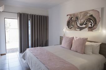 Hotel President Lodge