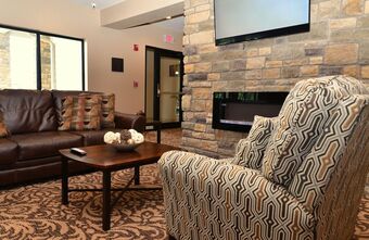 Hotel Cobblestone Inn & Suites - Clarion