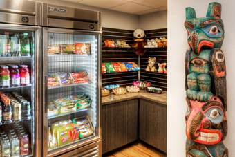 Totem Hotel And Suites