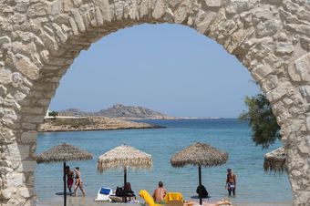 Hotel Contaratos Beach