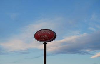 Hotel Inuvik Capital Suites