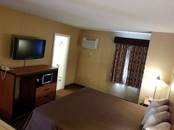 Motel All Seasons Inn And Suites