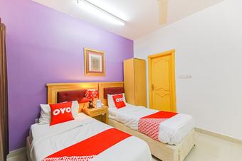 Oyo 122 Savoy Inn Hotel