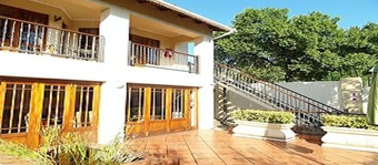 Hotel 2 Leafed Doors