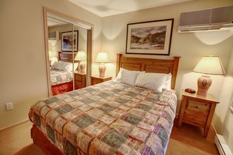 Resortquest At The Town Plaza Suites