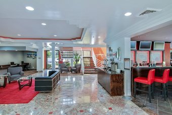 The Link Hotel On Sunrise