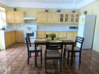 Apartamentos B's Guest House