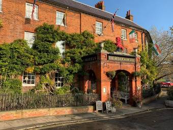 Red Lion Hotel