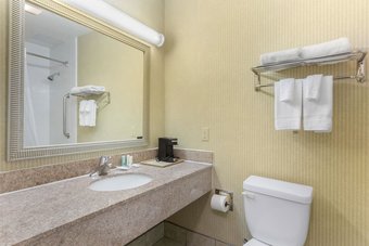 Hotel Quality Inn & Suites Oceanside Near Camp Pendleton