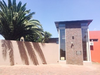 Hotel African Moon Corporate House