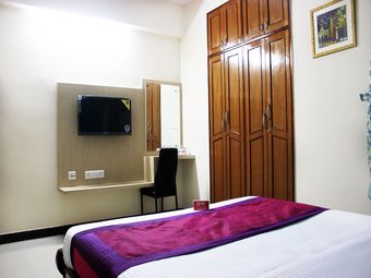 Hotel Oyo 2916 Apartment Queen's Castle