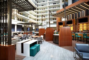 Hotel The District By Hilton Club