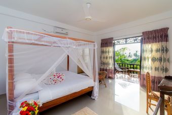 Hotel Ananthaya Beach
