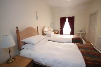 Hotel Inglestone House