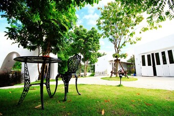 Hotel Aristo Chic Resort & Farm