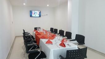 Hotel Titanium Plaza