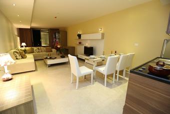 Delora Hotel And Suites