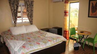 Hotel Mb's Garden Inn